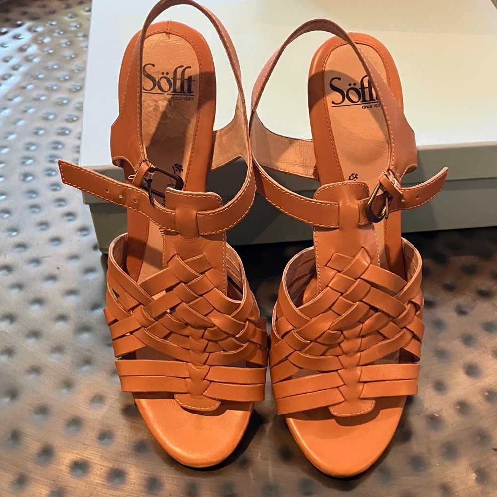 Sofft Woven Leather Sandals - Tan
